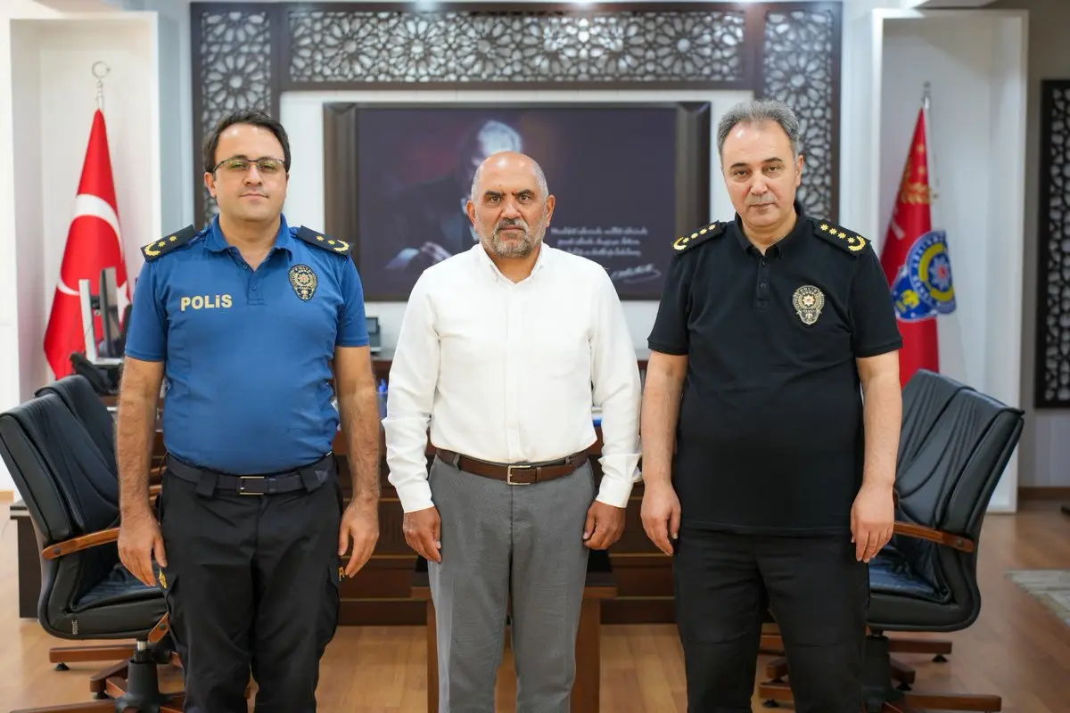 Emekli Polis Memuruna Plaket Töreni