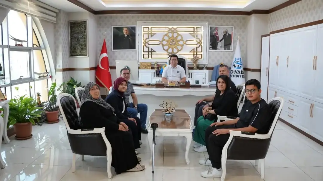 Başkan Aynacı, Ziyaretçilerini Ağırladı