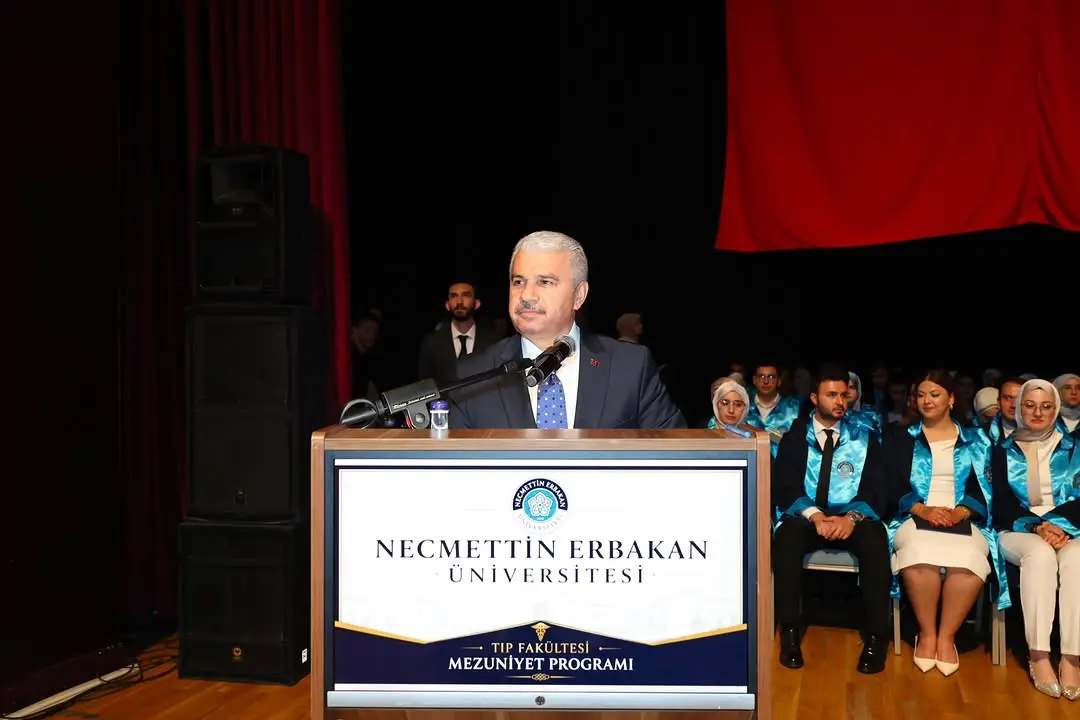 Vali Akın, Mezuniyet Törenine Katıldı