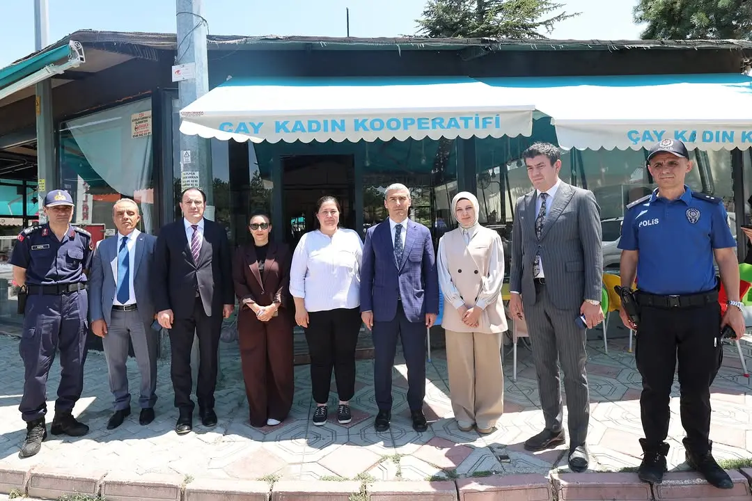 Vali Aktaş, Çay Kadın Kooperatifi'ni ziyaret etti