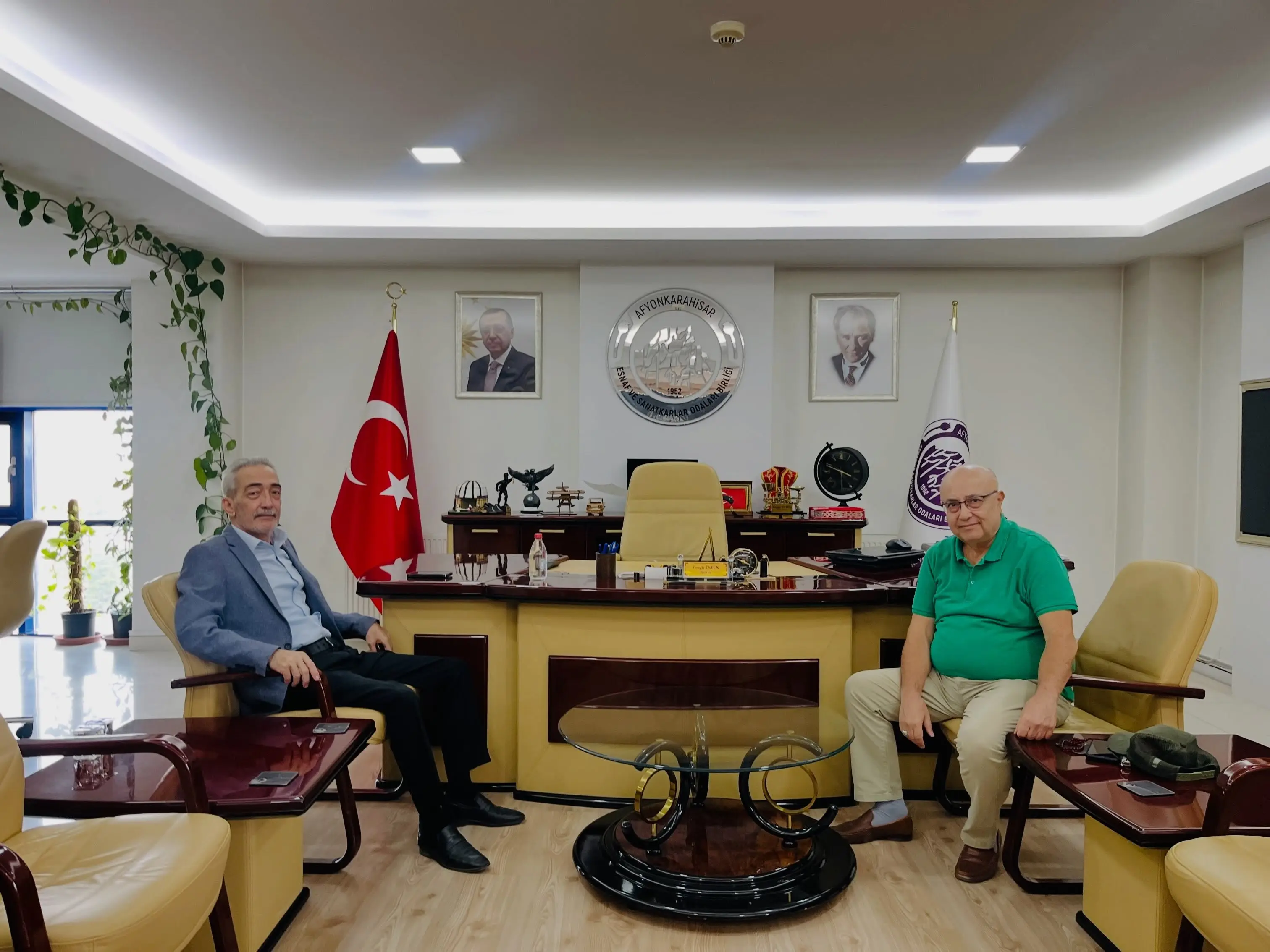 Sabri Apak'tan Cengiz Üstün'e Ziyaret