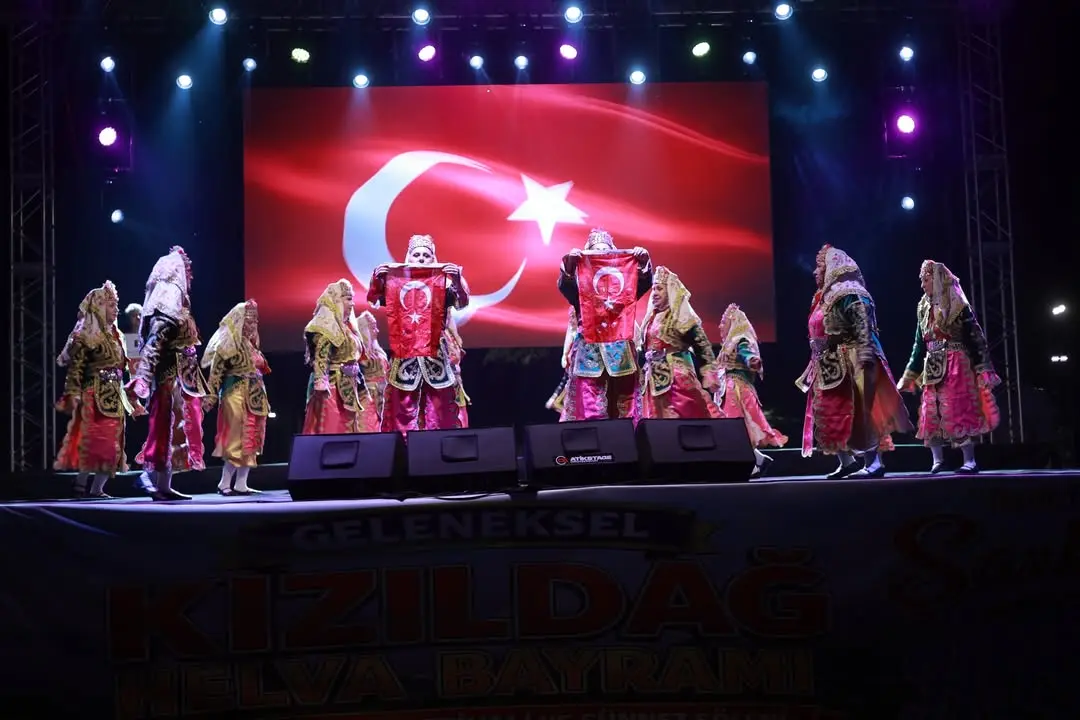 Uluslararası Halk Dansları Gösterileri Şarkikaraağaç'ta
