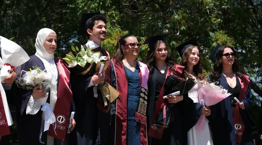 Anadolu Üniversitesi Mezuniyet Heyecanı