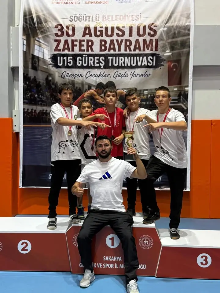 Tavşanlı Belediyesi Güreş Takımı Şampiyon Oldu