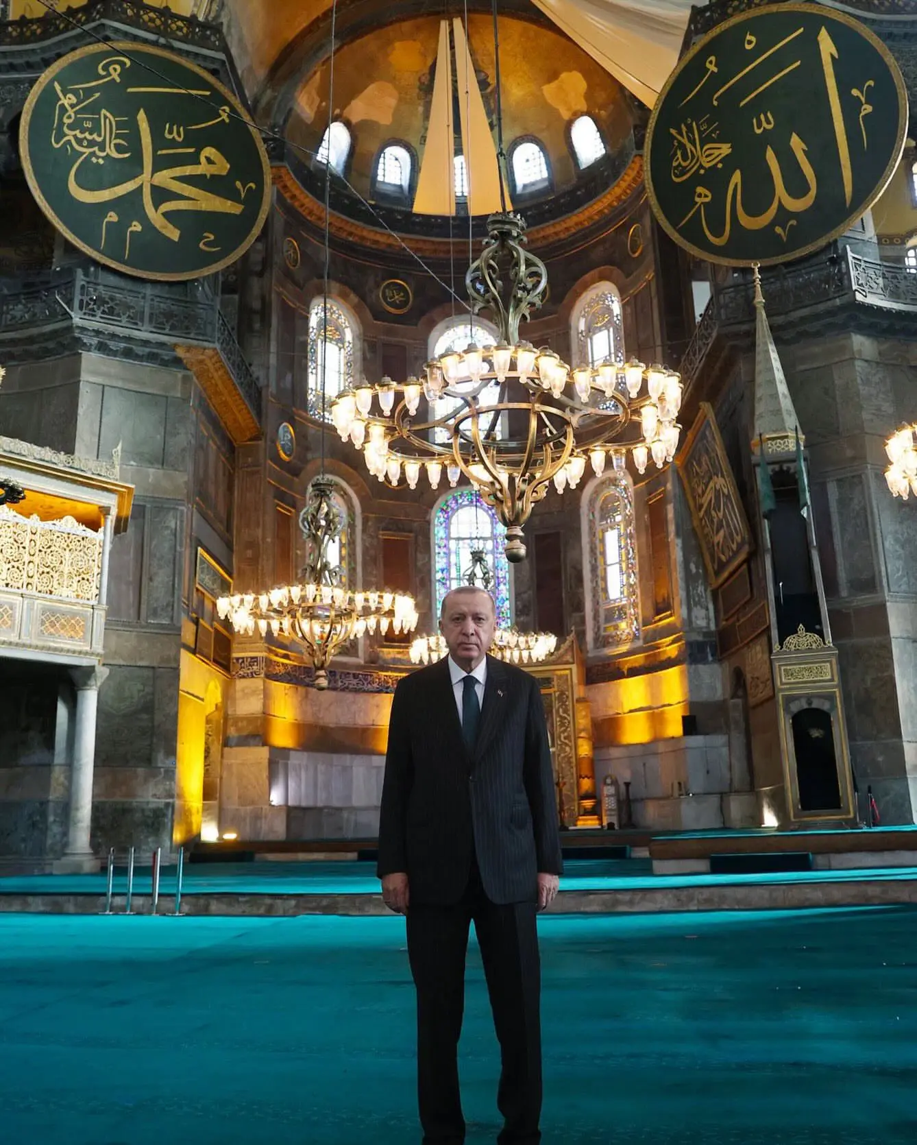 Ayasofya'nın yeniden ibadete açılması duyuruldu