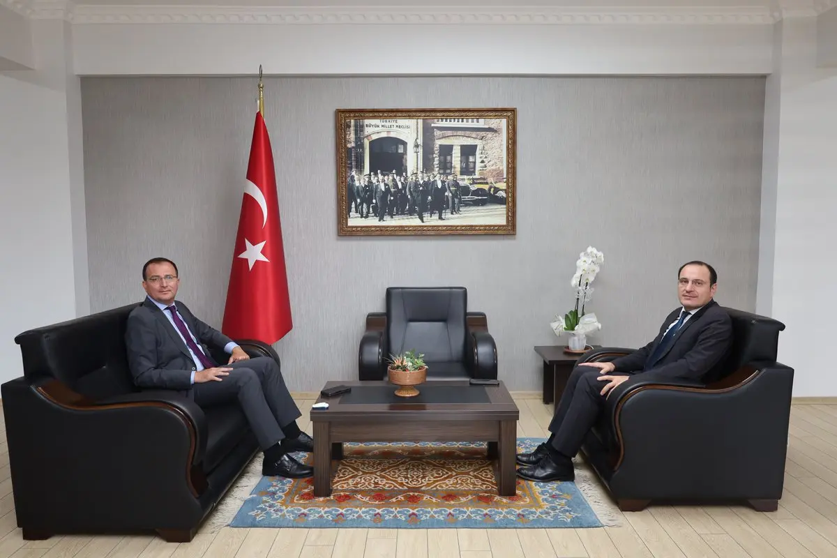 Çay Kaymakamı'ndan Dinar Kaymakamı'na Ziyaret