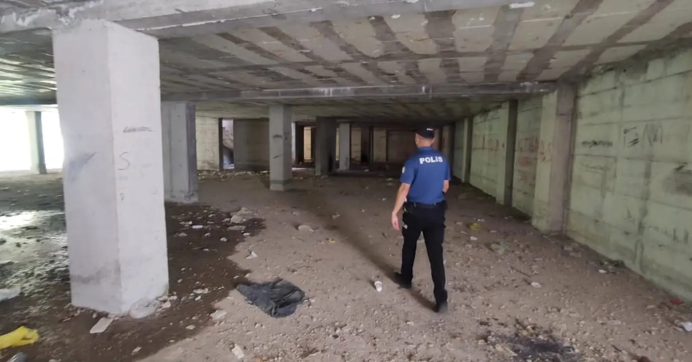 Sandıklı'da metruk binalara denetim yapıldı