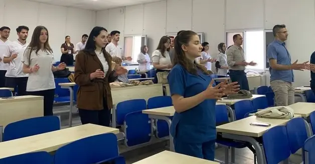 Diş Hekimliği Fakültesi'nde Duruş Eğitimi