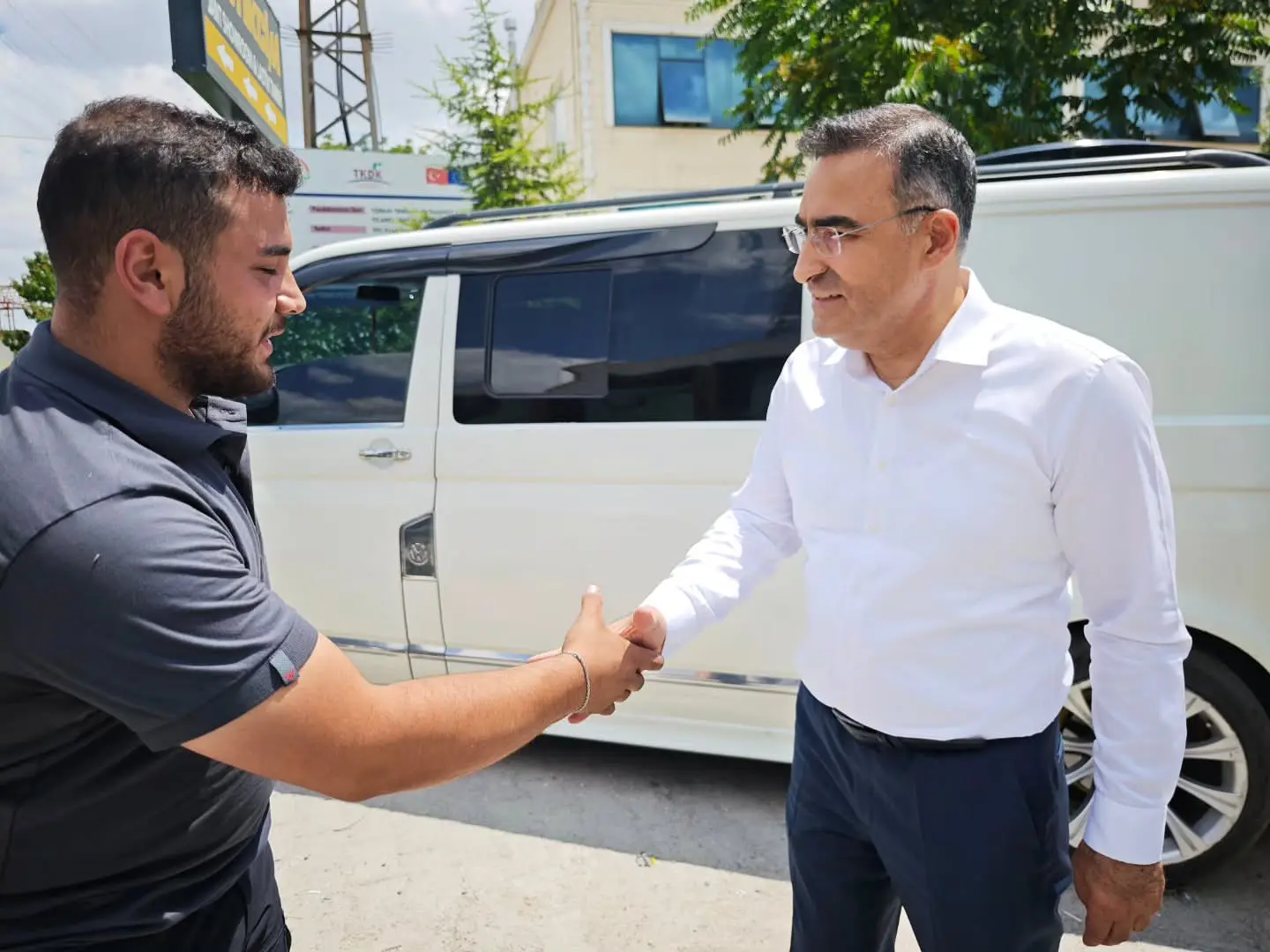 Afyonkarahisar'da Lastikçi Dükkanında Çökme Olayı