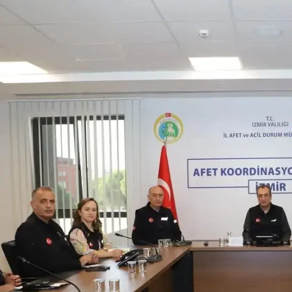 İzmir'de deprem tatbikatı hazırlık toplantısı yapıldı
