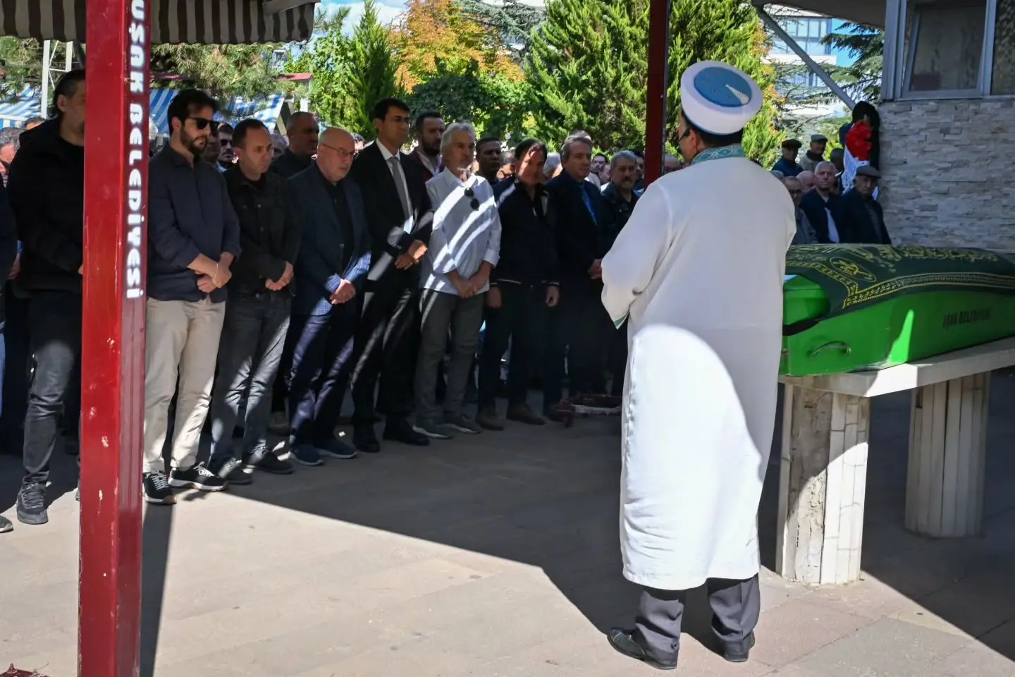 Vali Kartal, cenaze törenine katıldı