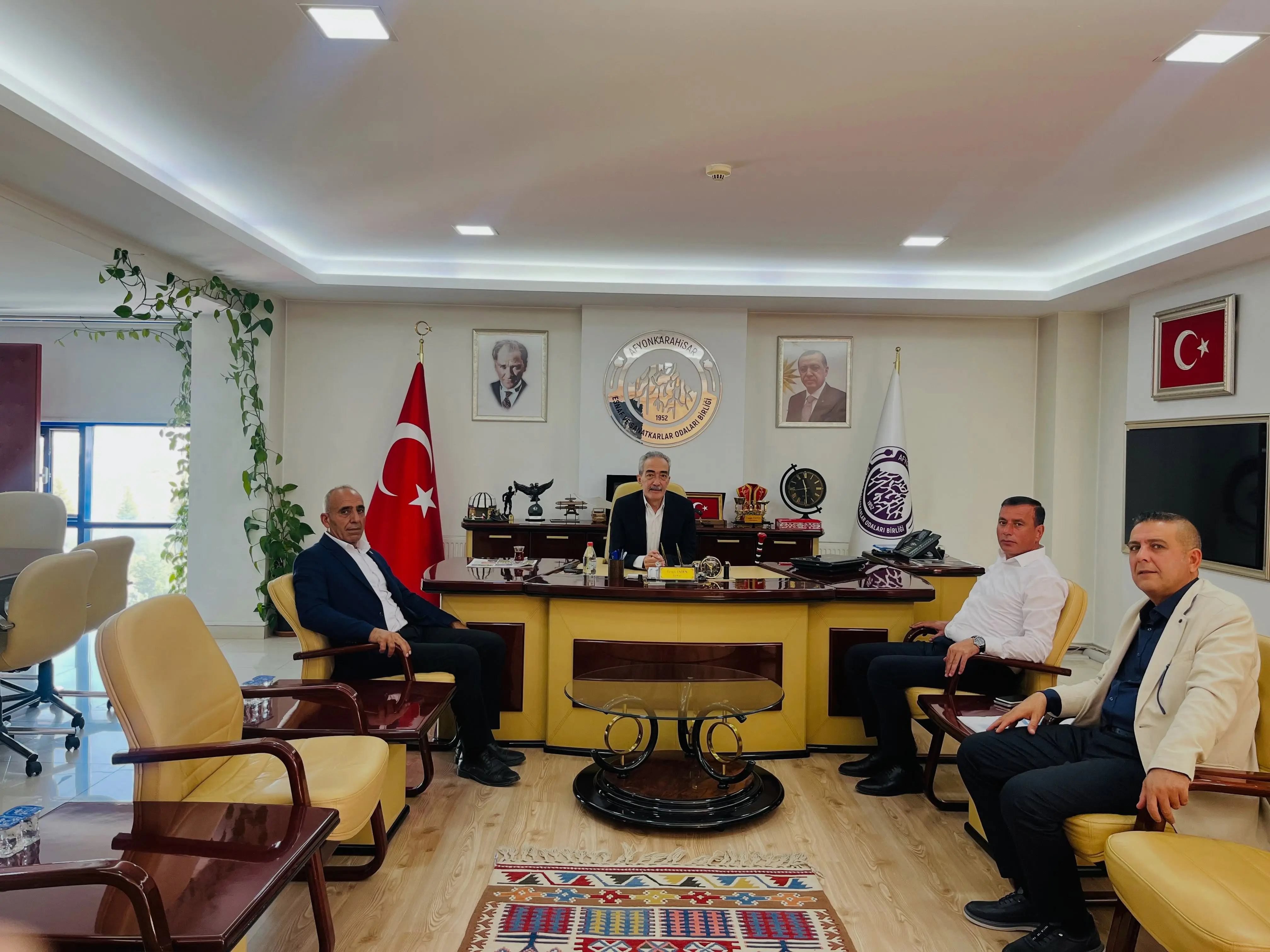 Belediye Başkanları Esnaf Odası'nı Ziyaret Etti