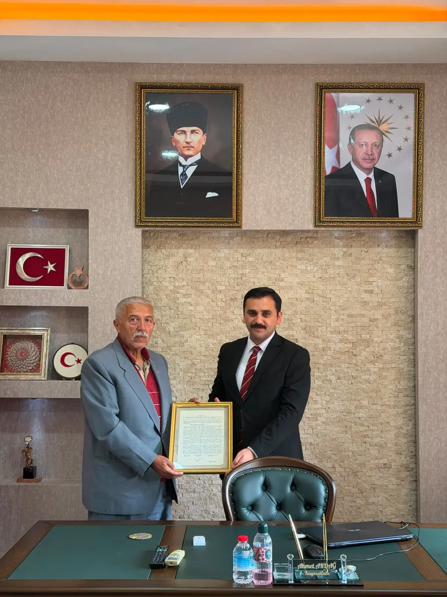 Emekli Öğretmen Kaymakam'ı Ziyaret Etti