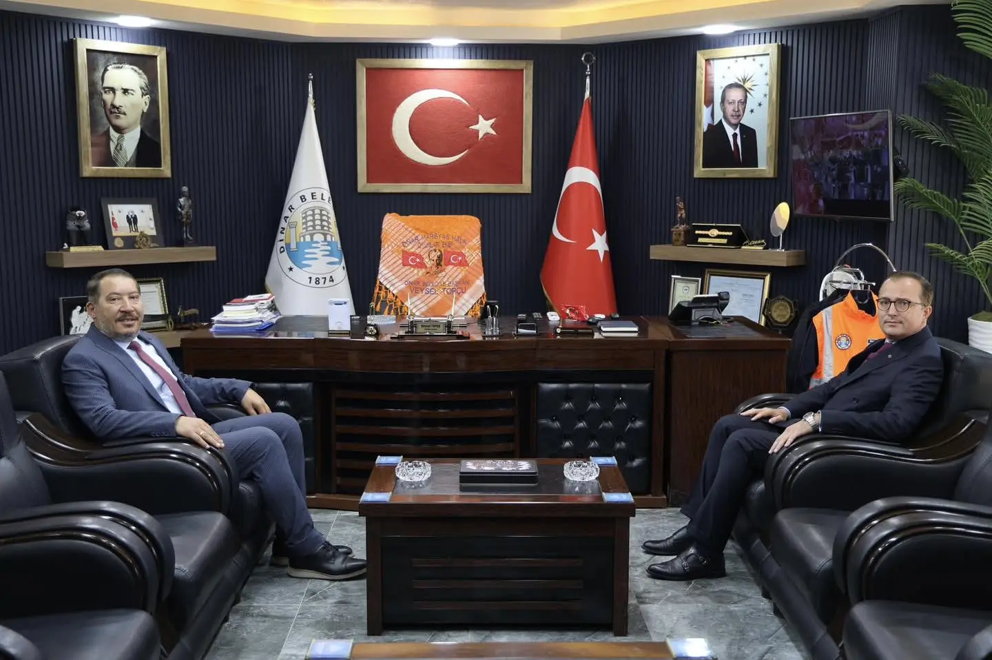 Dinar Kaymakamı'ndan Belediye Başkanı'na Ziyaret