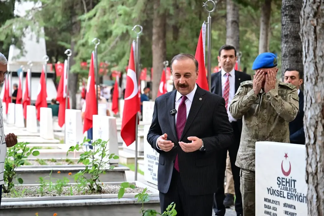 Isparta'da Şehitler Anma Programı Düzenlendi