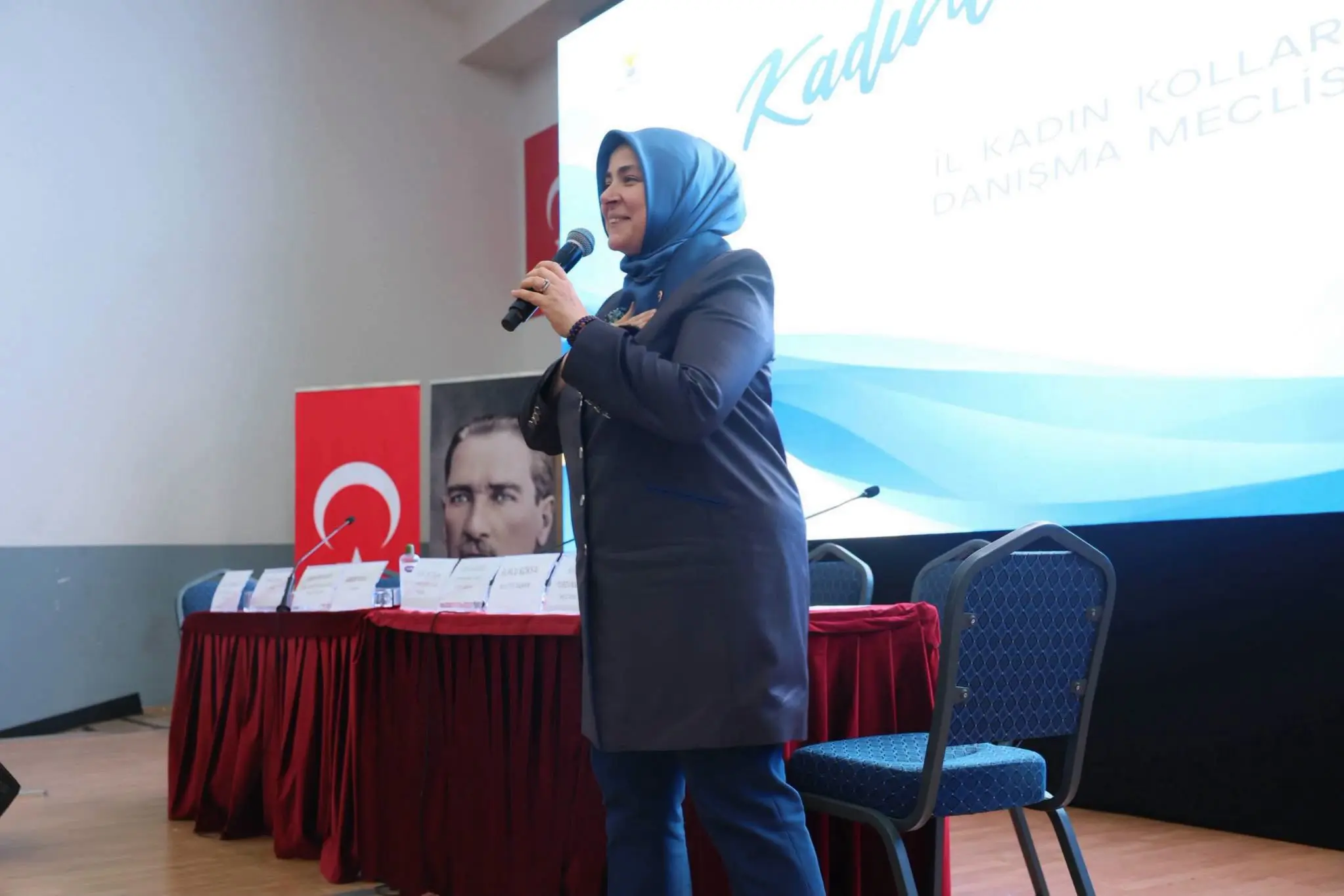 Kadın Kolları Danışma Meclisi Toplandı