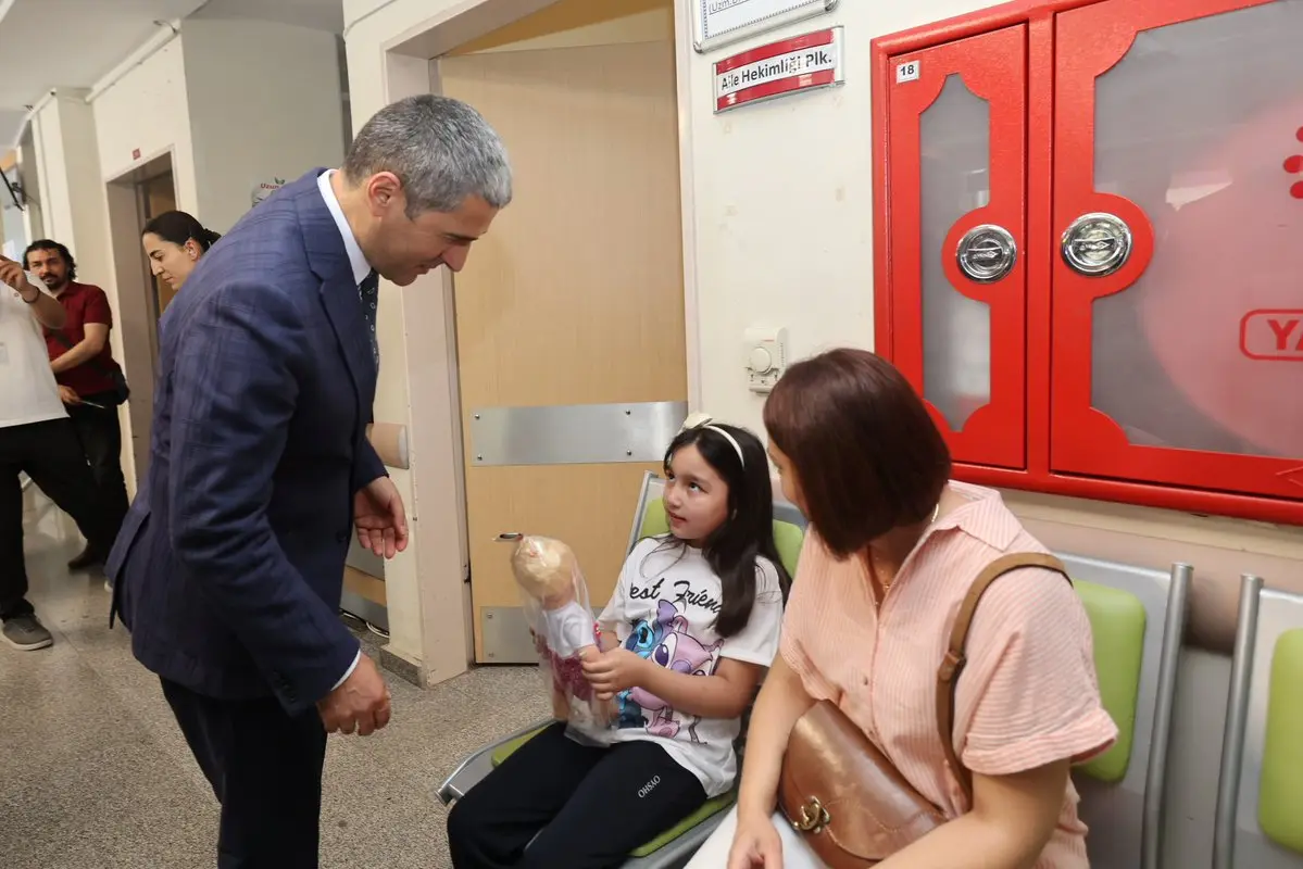 Vali Aktaş, Çay Devlet Hastanesi'ni Ziyaret Etti