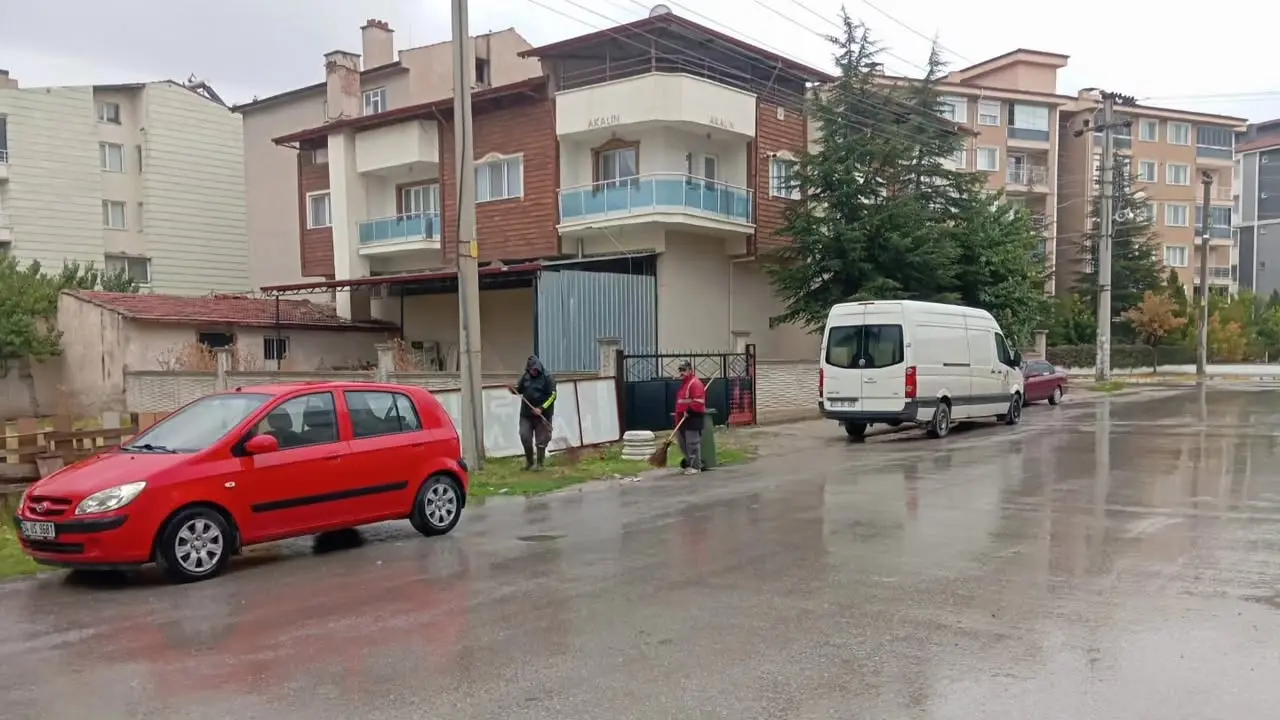 Bolvadin Belediyesi'nden Temizlik Çalışmaları Duyurusu