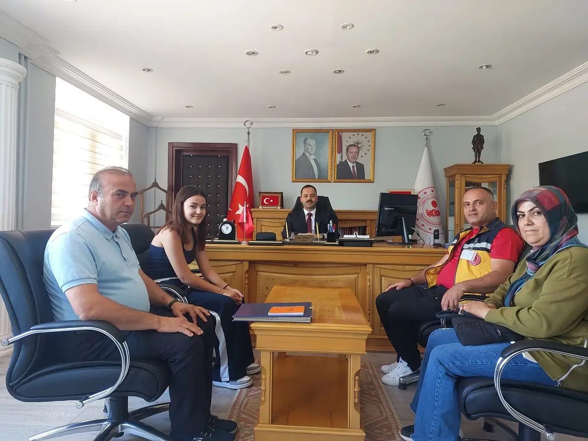 Kaymakam Adem Levent, şehit ailesini ağırladı