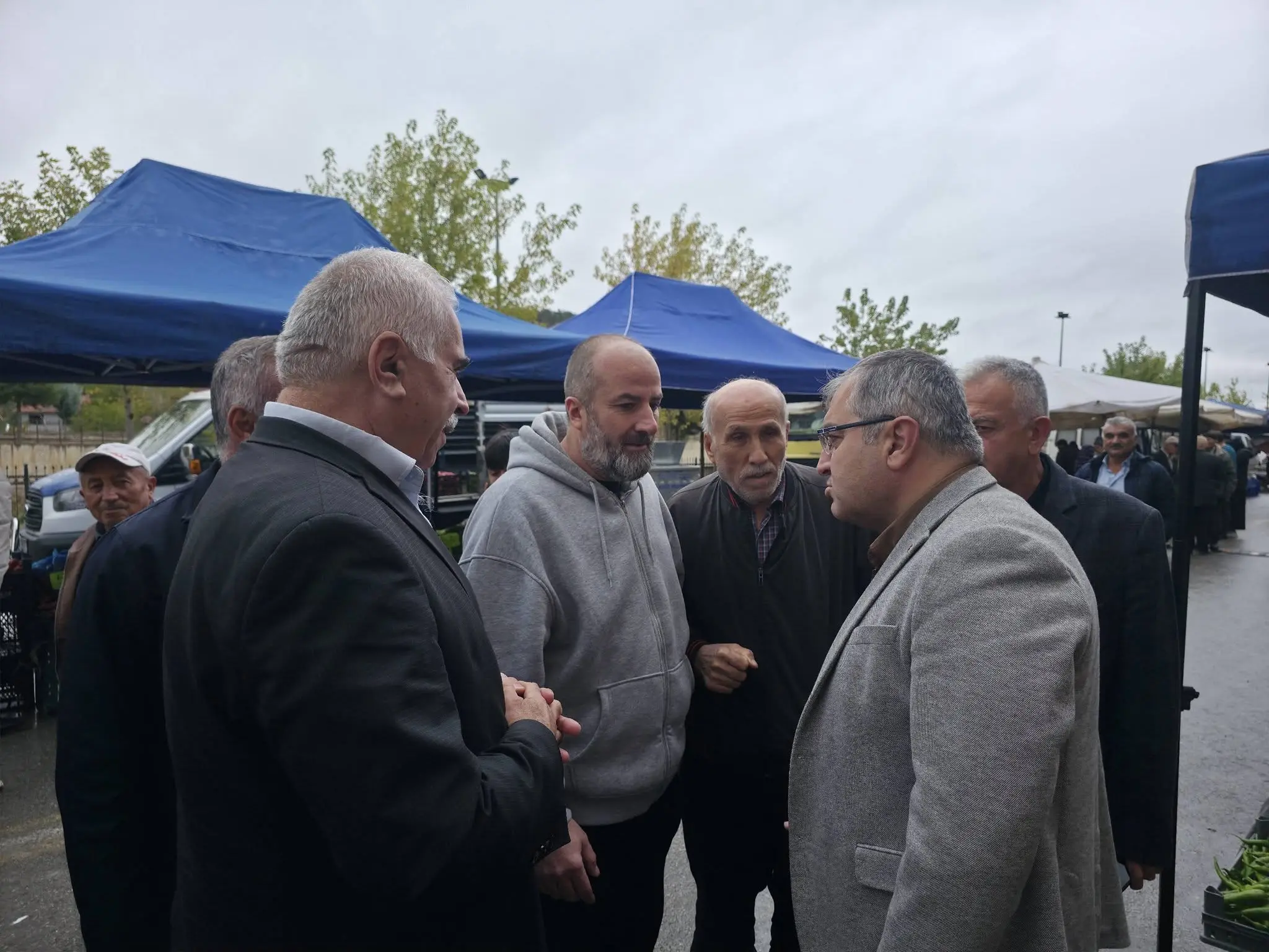 Belediye Başkanı esnafı ziyaret etti