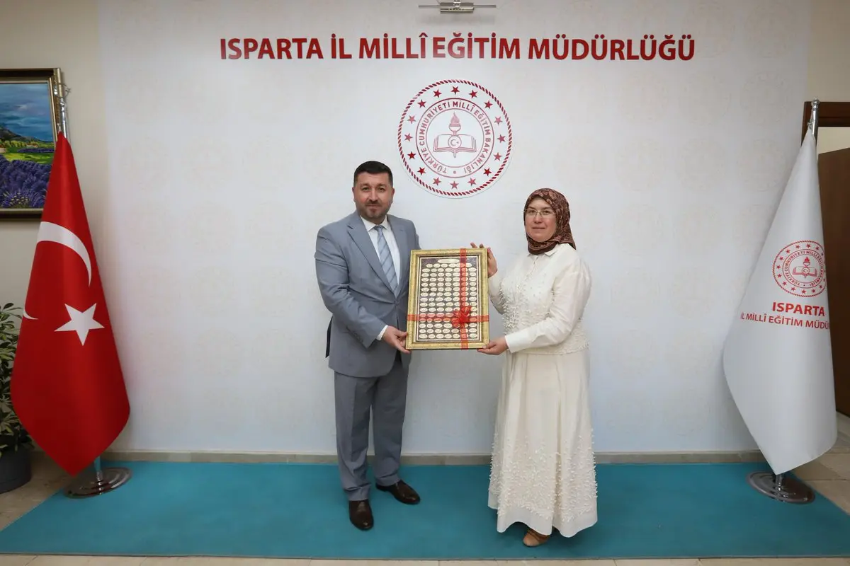 AK Parti Kadın Kolları'ndan Eğitim Müdürü'ne Ziyaret