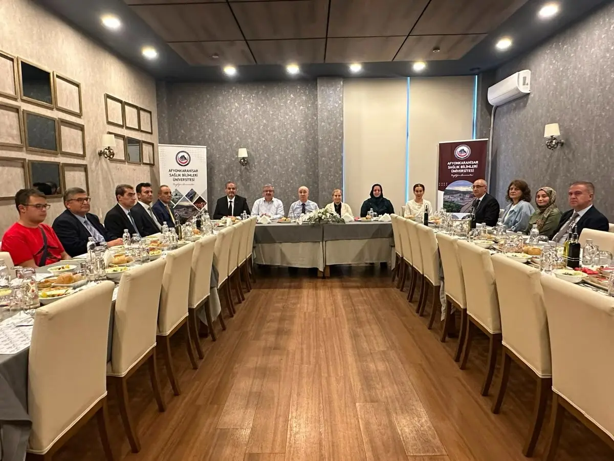 AFSÜ'de Cumhurbaşkanı Başdanışmanı Turgut Aslan Ağırladı