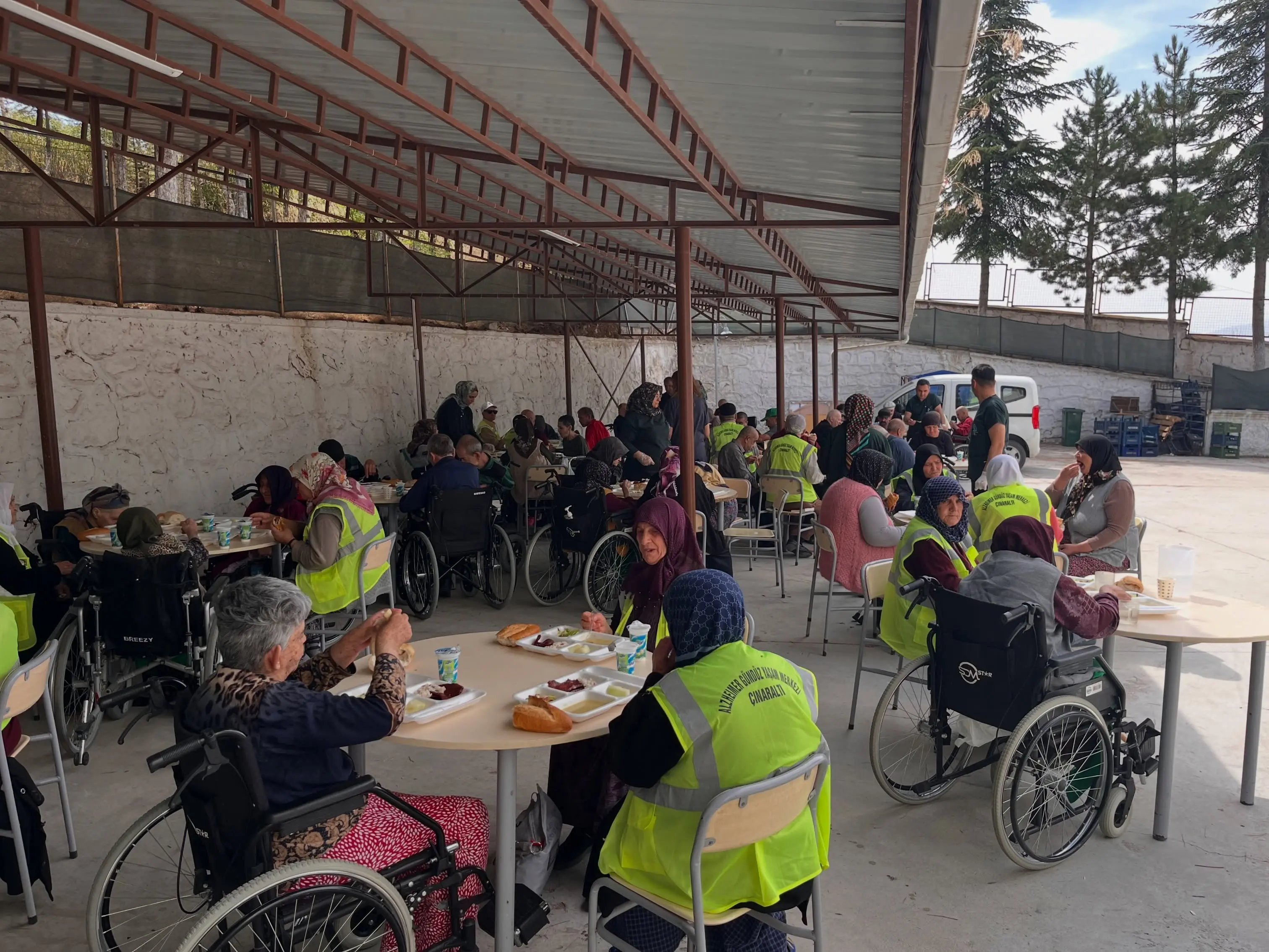 Çınaraltı Alzheimer ve Engelli Bakım Merkezi buluştu