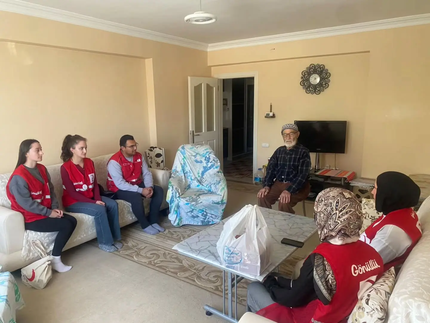 Genç Kızılay Uşak'tan Anlamlı Ziyaret