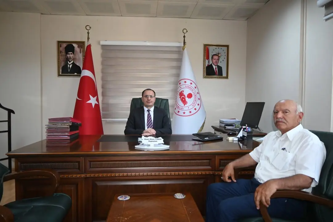 Kaymakam, Emekli KHGB Müdürü'nü Kabul Etti