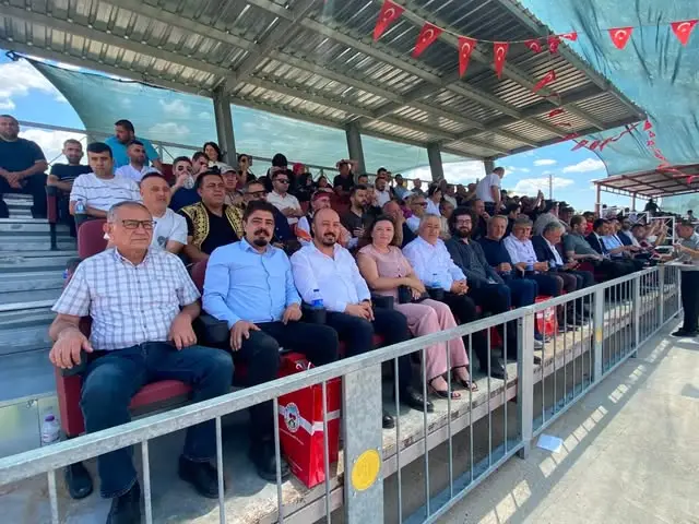 Geleneksel güreş müsabakalarında başarılar kutlandı