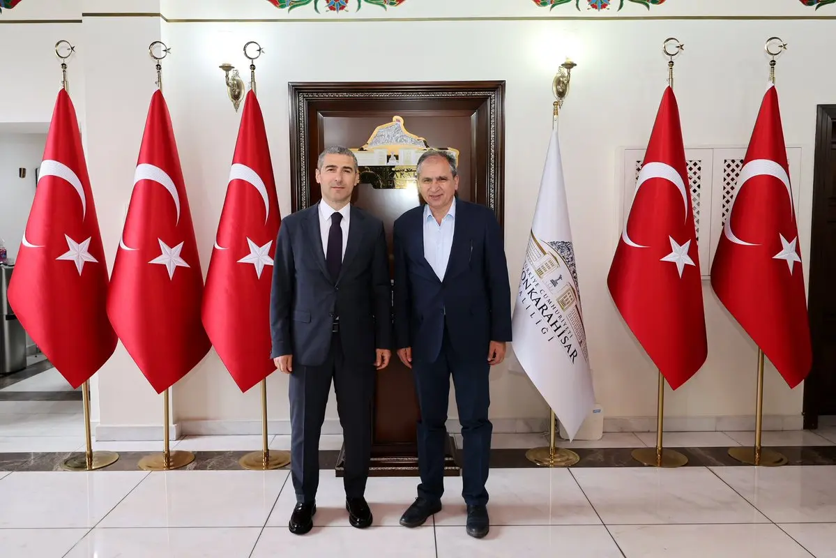 Uşak Milletvekili'nden Valilik Ziyareti