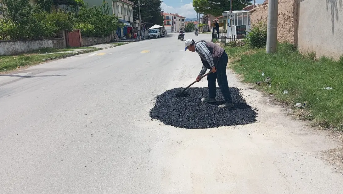 Hacı Ömer Mahallesi'nde yol bakım çalışmaları yapıldı