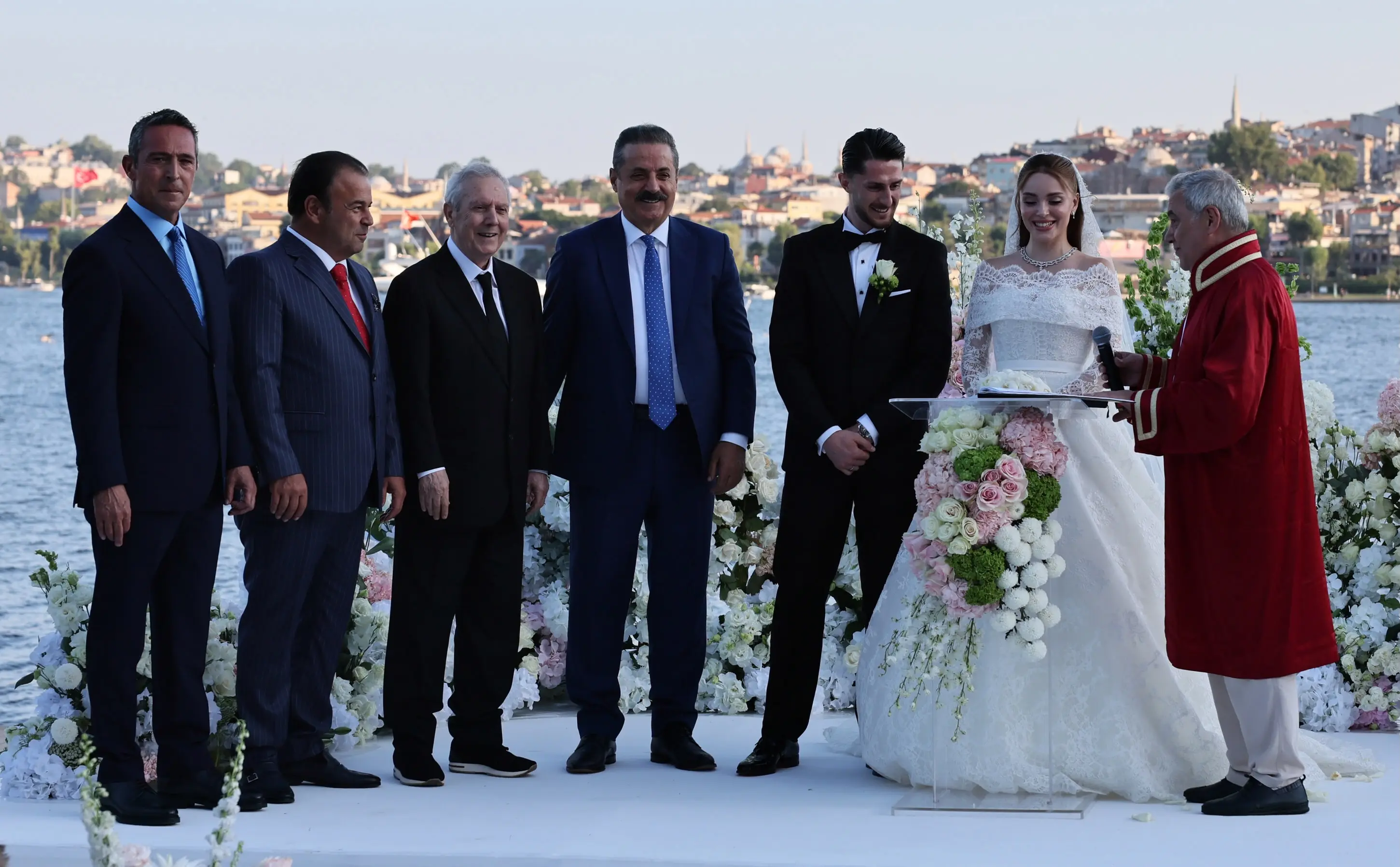 İsmail Yüksek, Esen Matraş ile evlendi