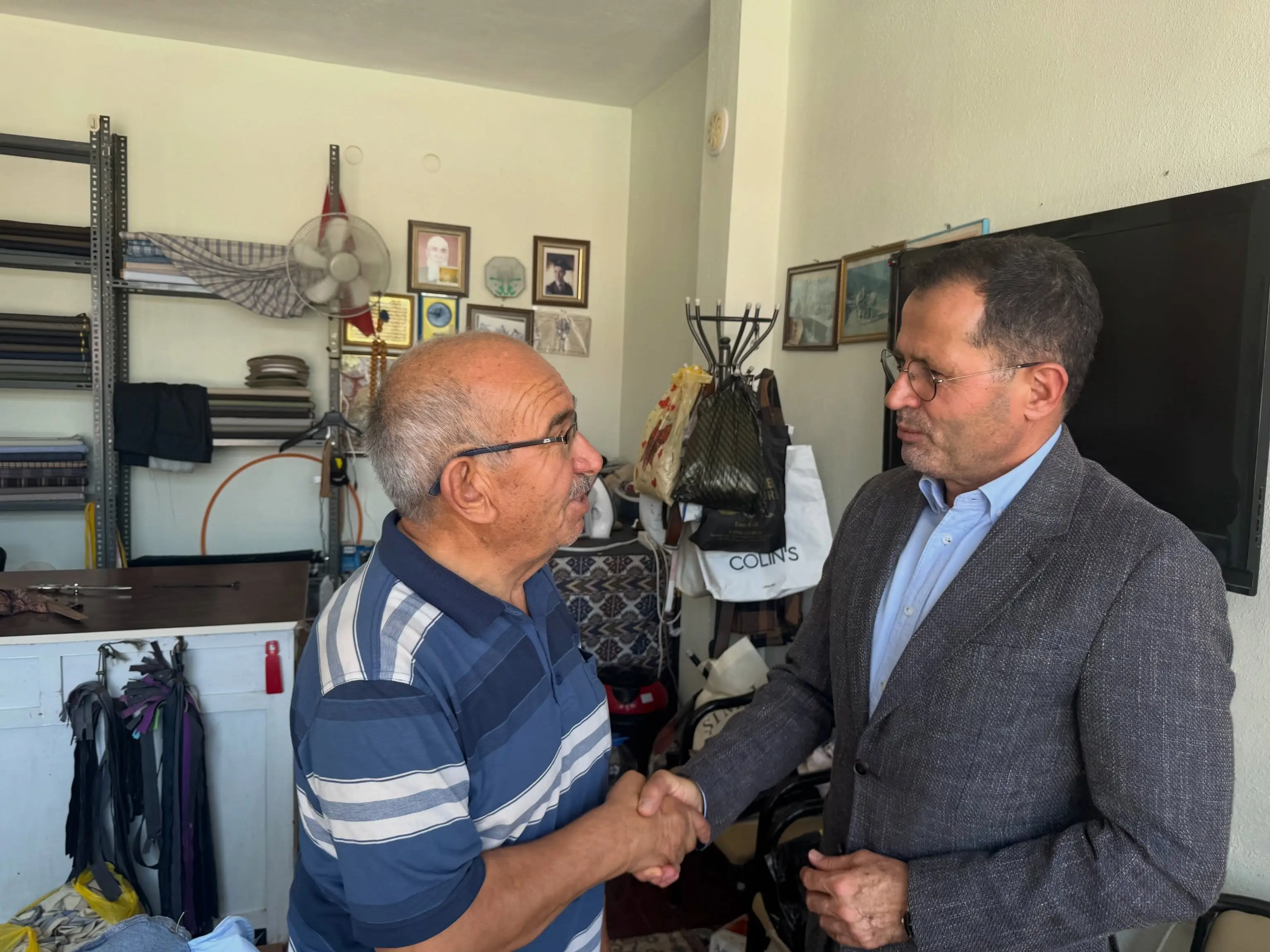 Ziya Altunyaldız, Tuzlukçu'da esnaf ziyaretinde bulundu