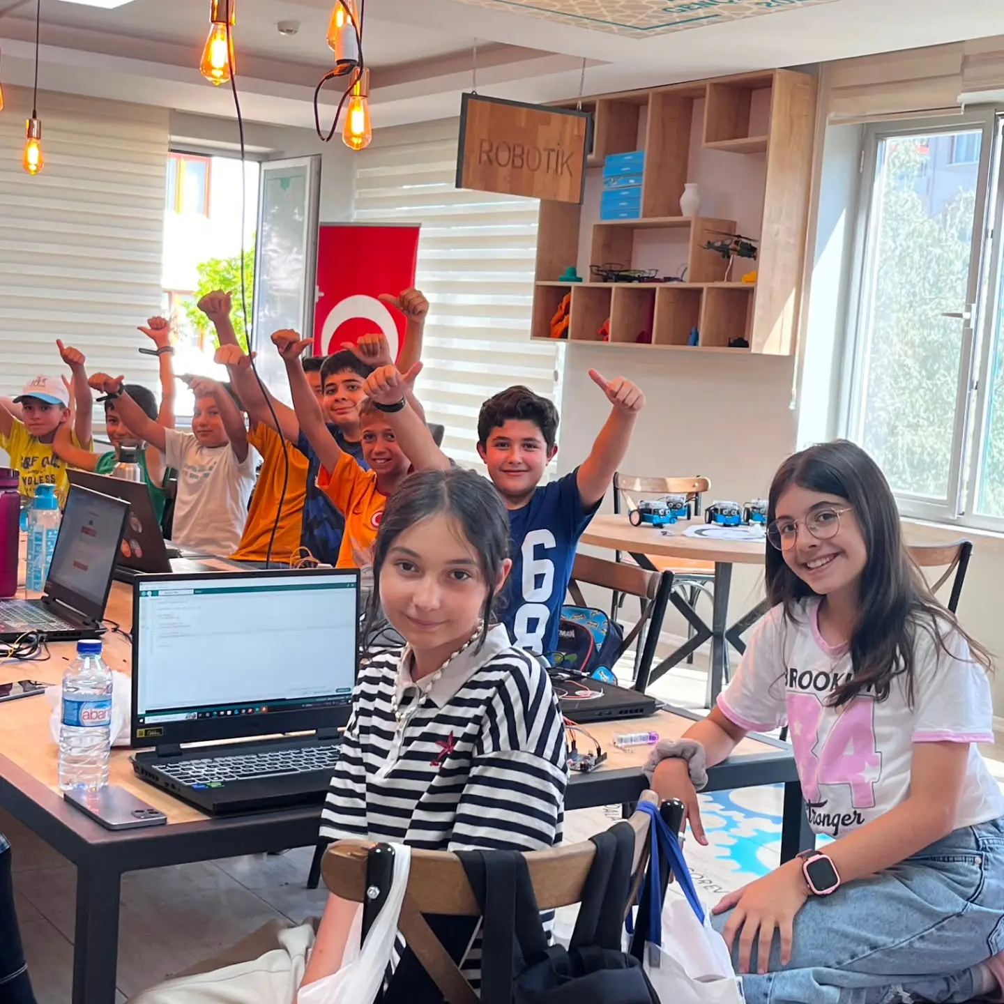 Gençler LCD Ekran Kodlamayı Öğrendi
