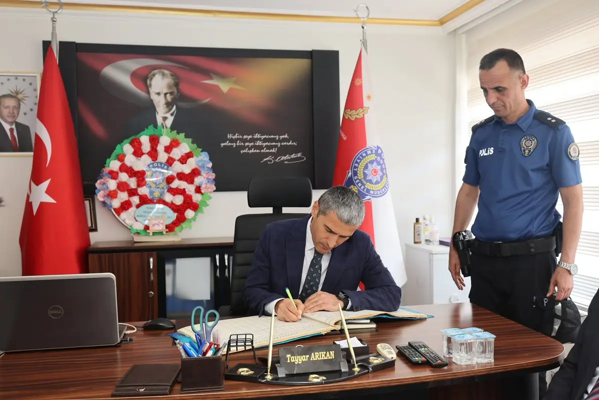 Vali Aktaş, Çay İlçe Emniyet Müdürlüğü'nü Ziyaret Etti