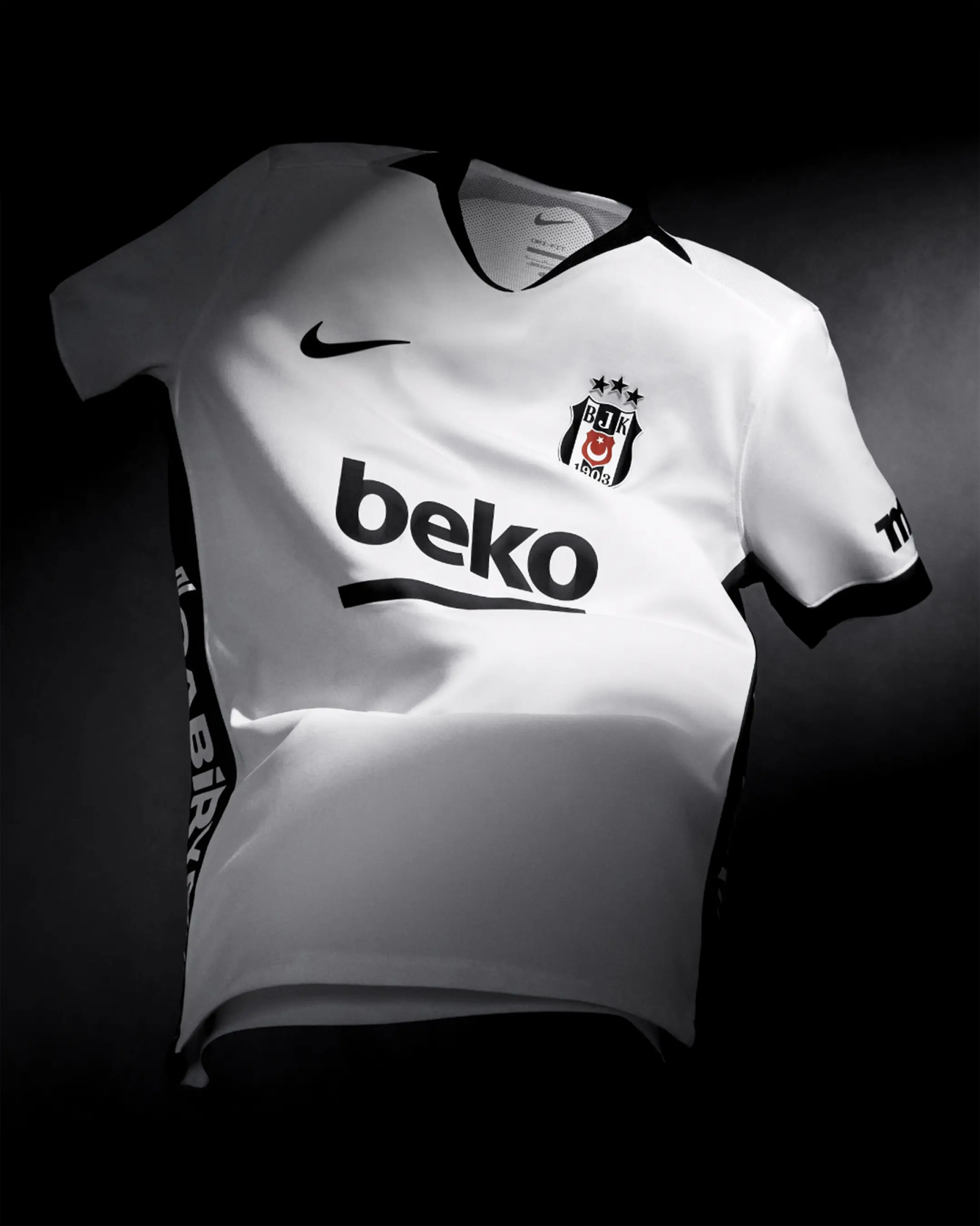 Beşiktaş JK yeni forma kitini tanıttı