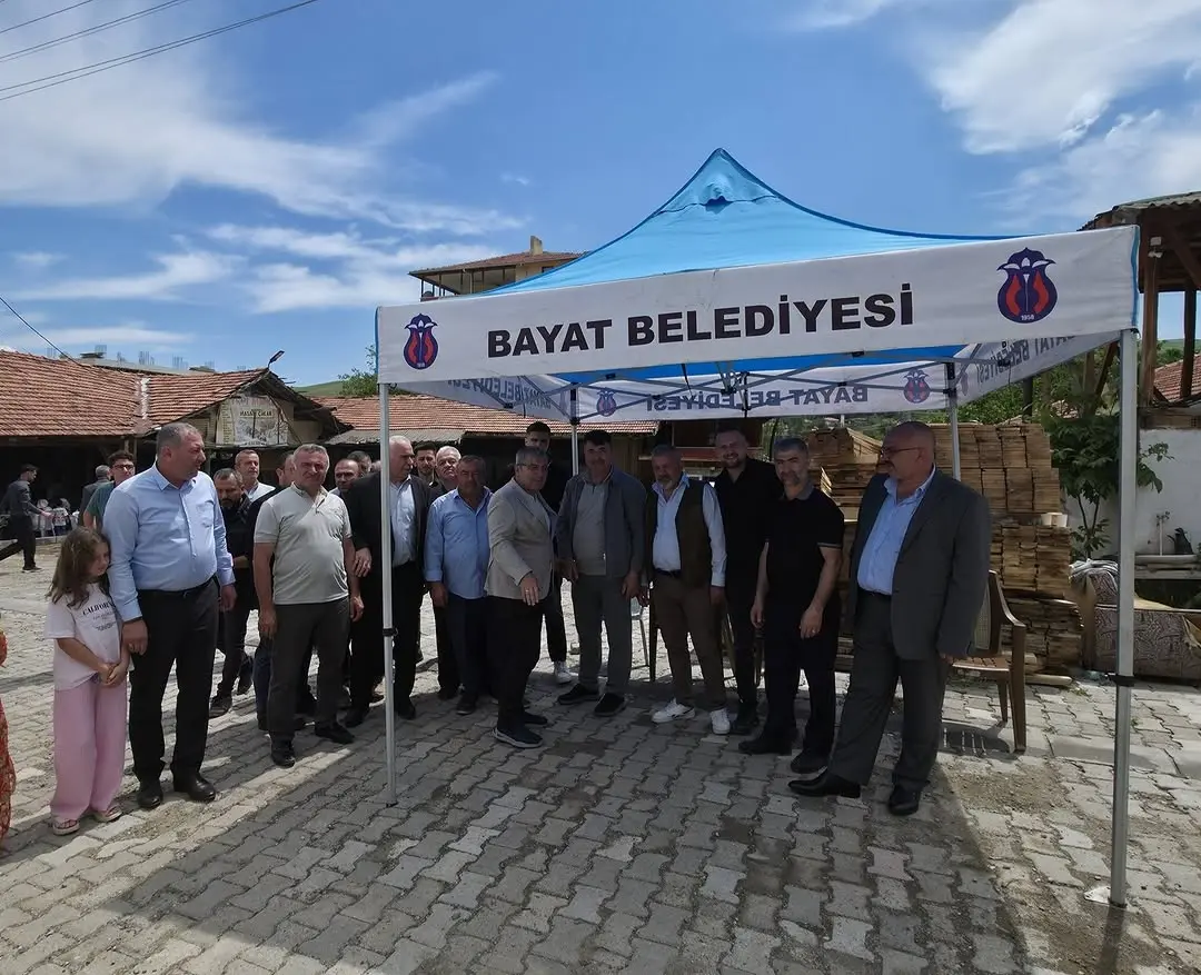 Bayat Belediyesi, genç çiftin düğününe katıldı