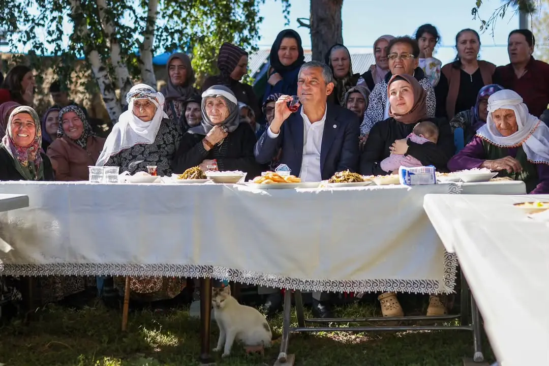 Özgür Özel, YENİ Parti'nin kuruluşunu duyurdu