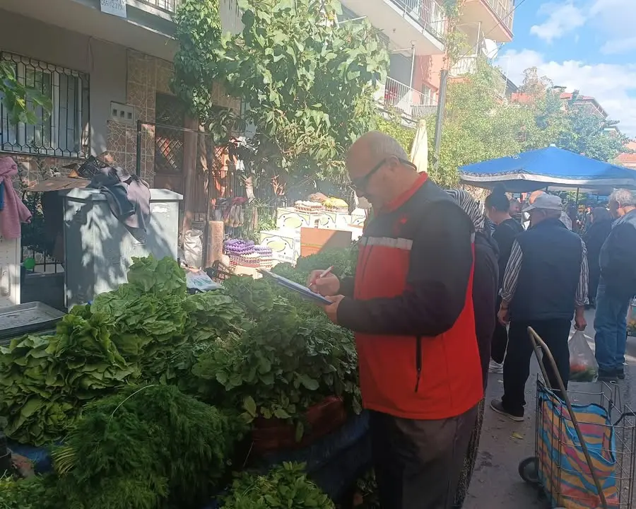 Uşak'ta Semt Pazarlarında Fiyat Takibi Yapıldı