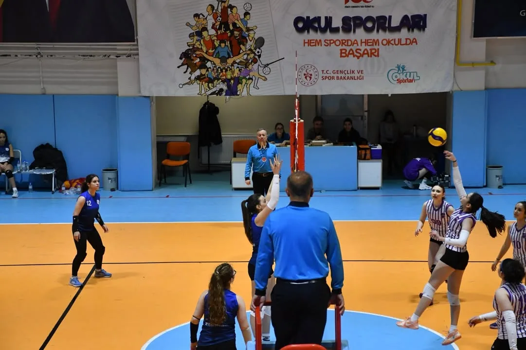 Afyonkarahisar Gençlik ve Spor İl Müdürlüğü'nün Yıldız Kızlar Voleybol Kulüp Müsabakaları Paylaşımı