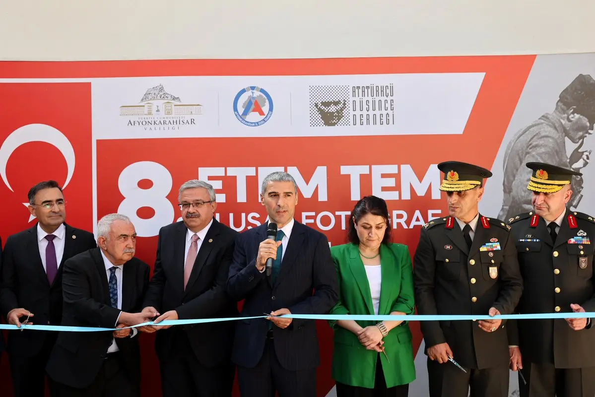 Ethem Tem 8. Fotoğraf Yarışması Sergisi Açıldı