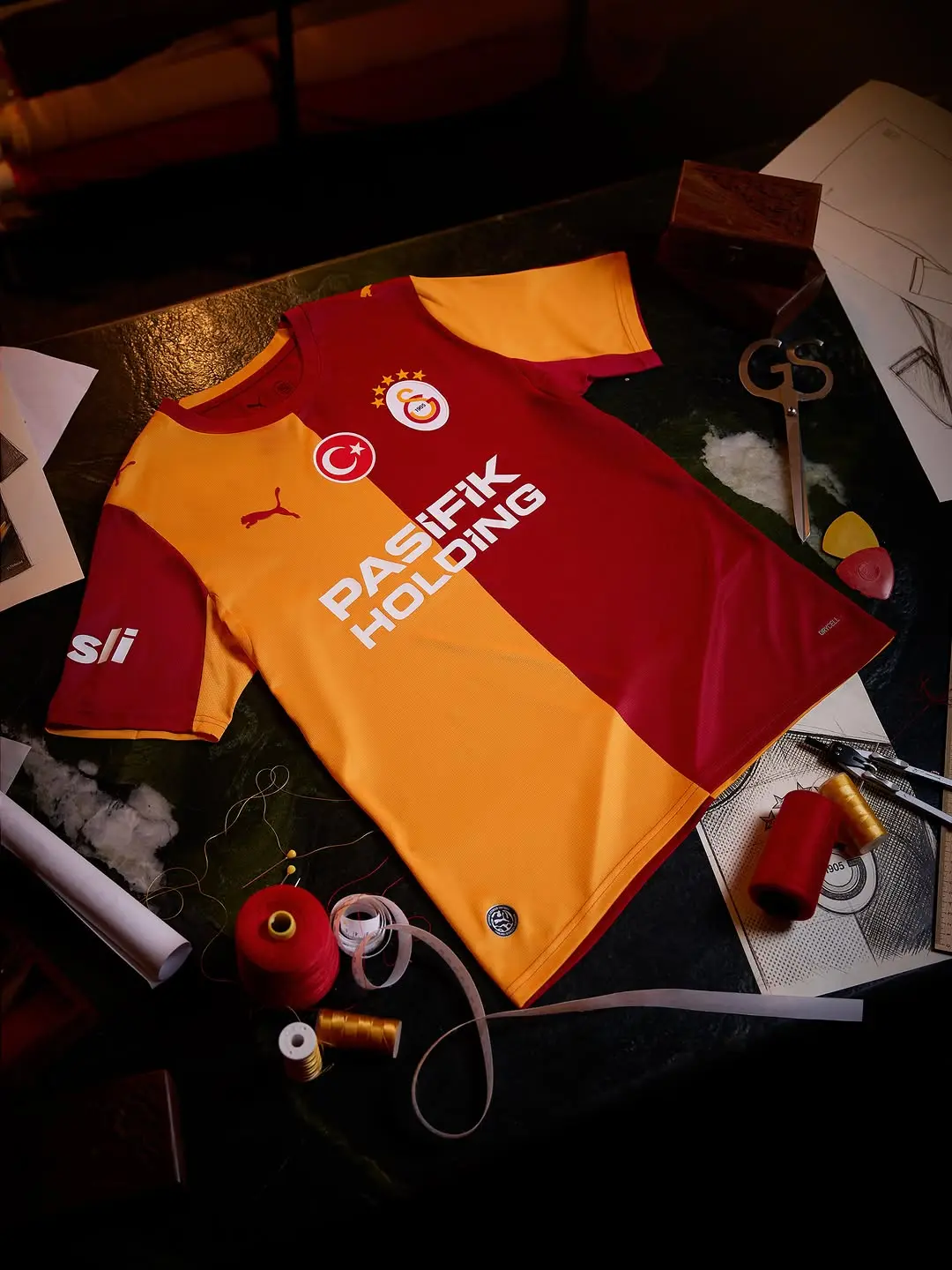 Galatasaray, yeni sezon formalarını tanıttı