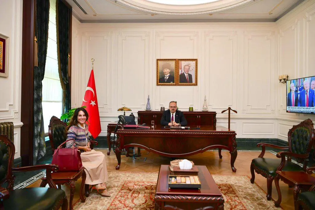 Vali Canbolat, Güven Sağlık Grubu Başkanı'nı kabul etti