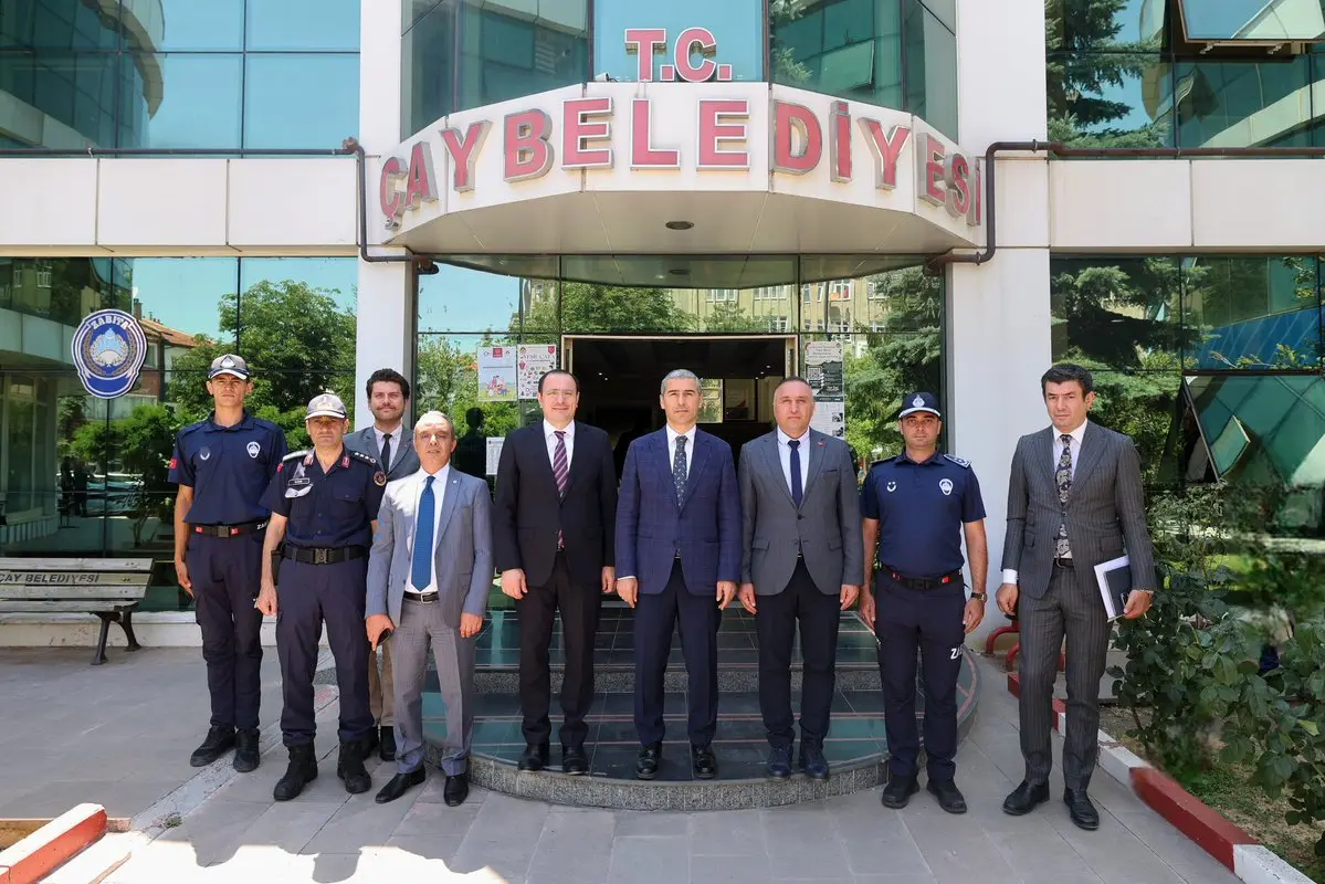Vali Aktaş, Çay Belediyesi'ni Ziyaret Etti
