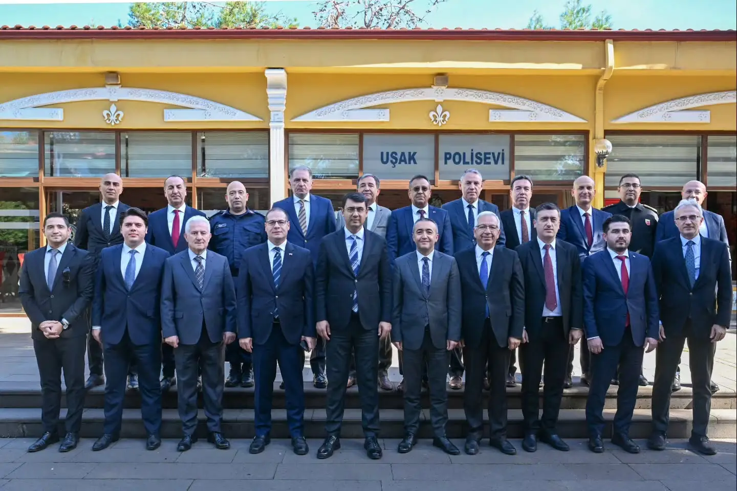 Uşak Valisi Toplantı Düzenledi