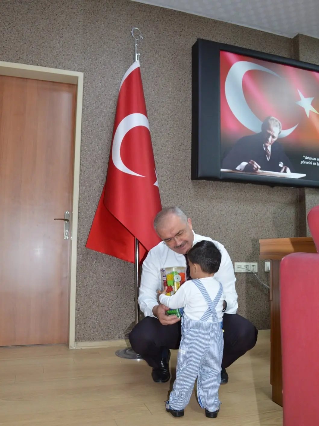 Afyonkarahisar'da 20. Geçici Koruyucu Aile Yerleştirmesi