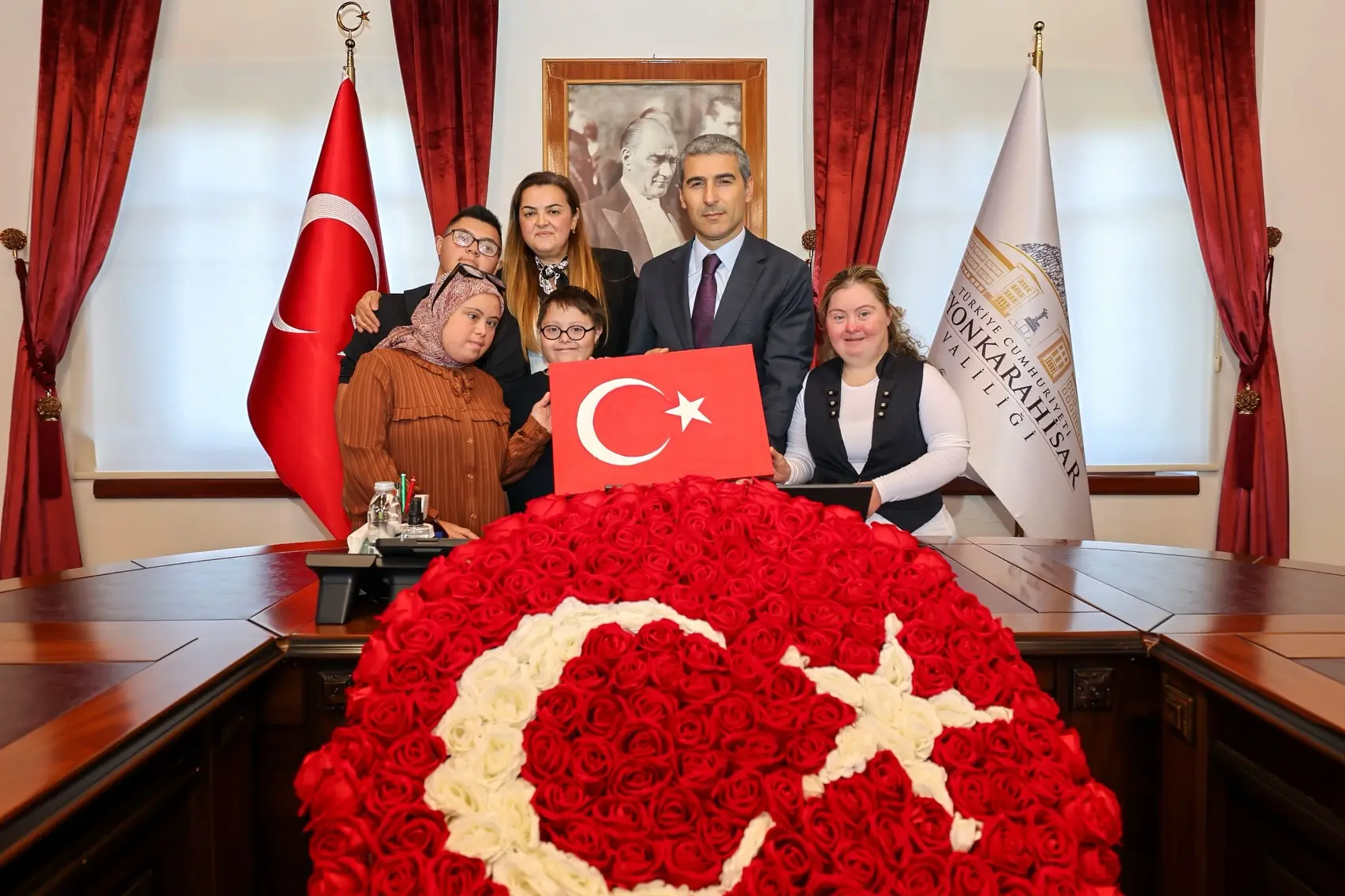 Vali Aktaş'a Dernek Ziyareti