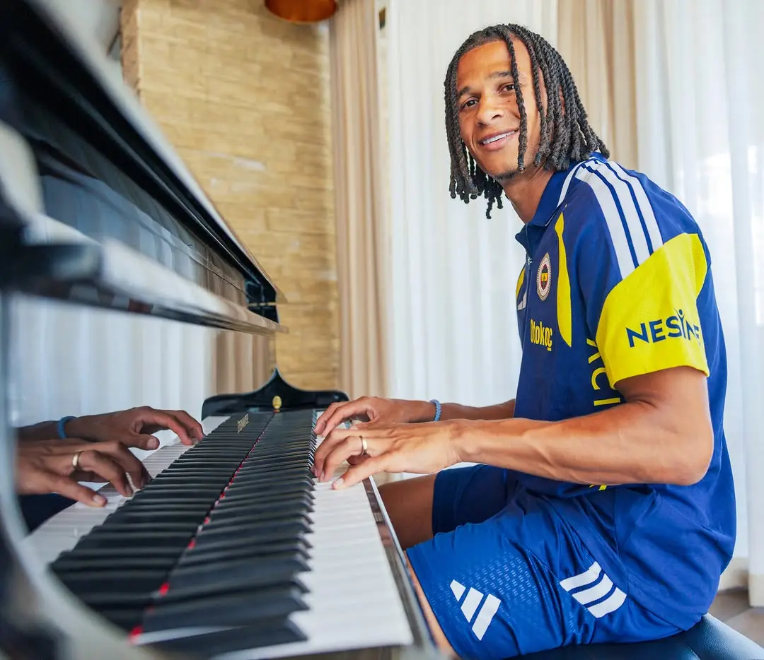 Nathan Aké, Fenerbahçe'de mutluluğunu paylaştı