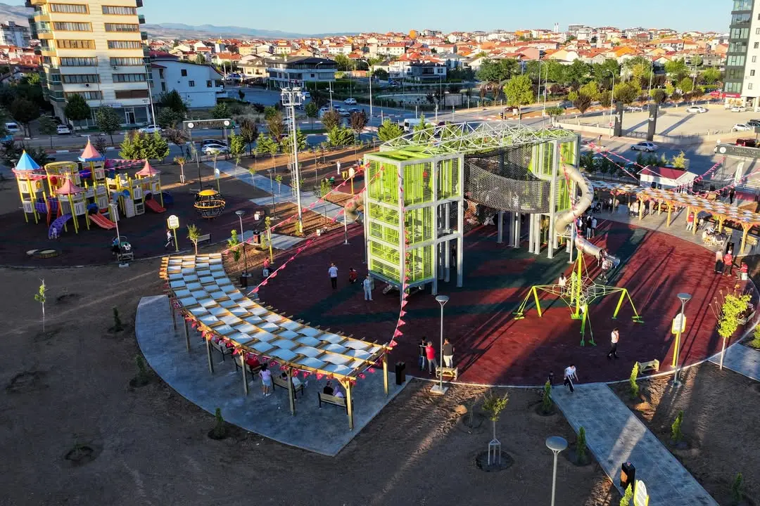 Uşak Belediyesi'nden Masal Diyarı'na Yenileme